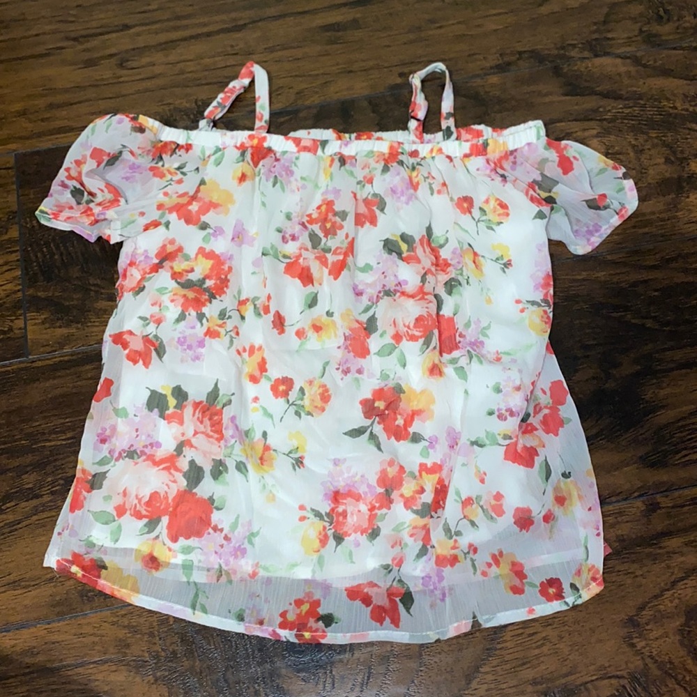 Abercrombie off the shoulder floral cropped shirt. Kids size small